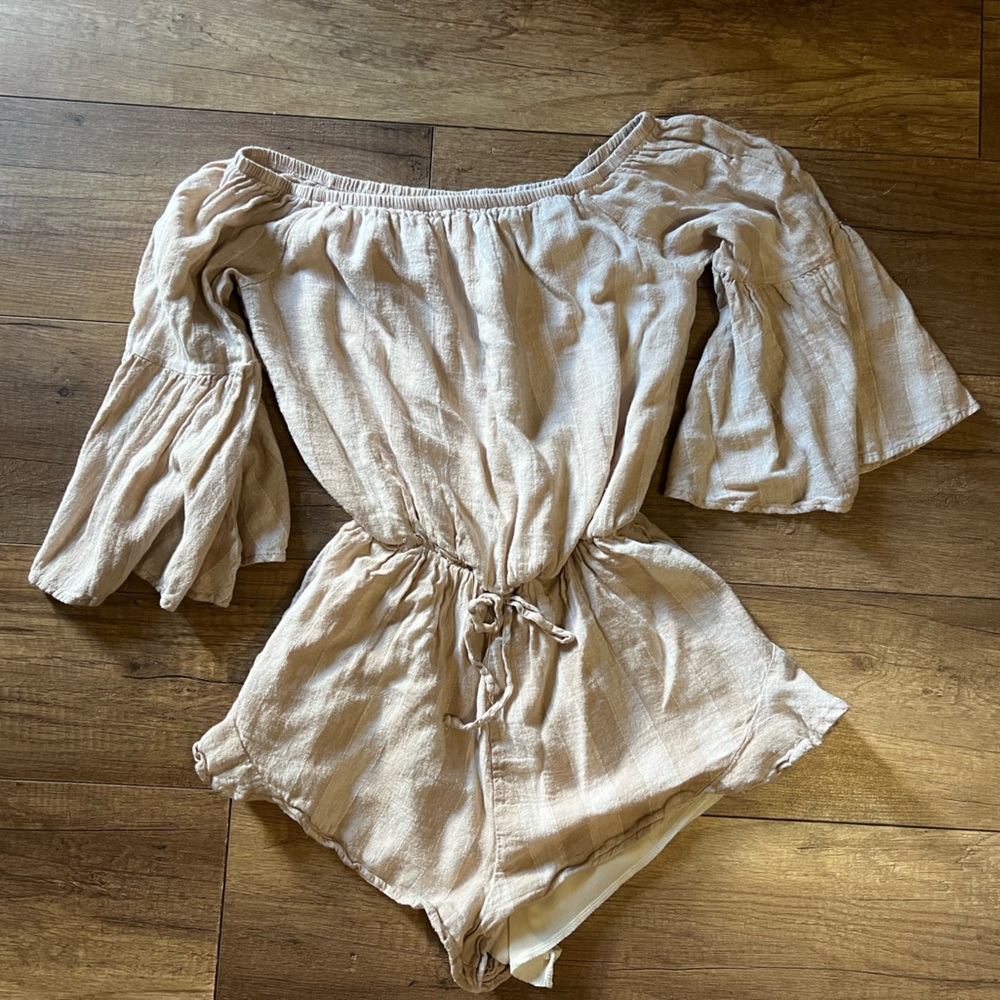 EUC Blue Lemon Beige Romper Small